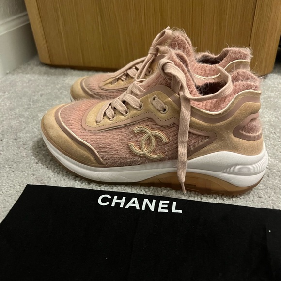 Chanel Sneakers Size 36 - Picture 2 of 4